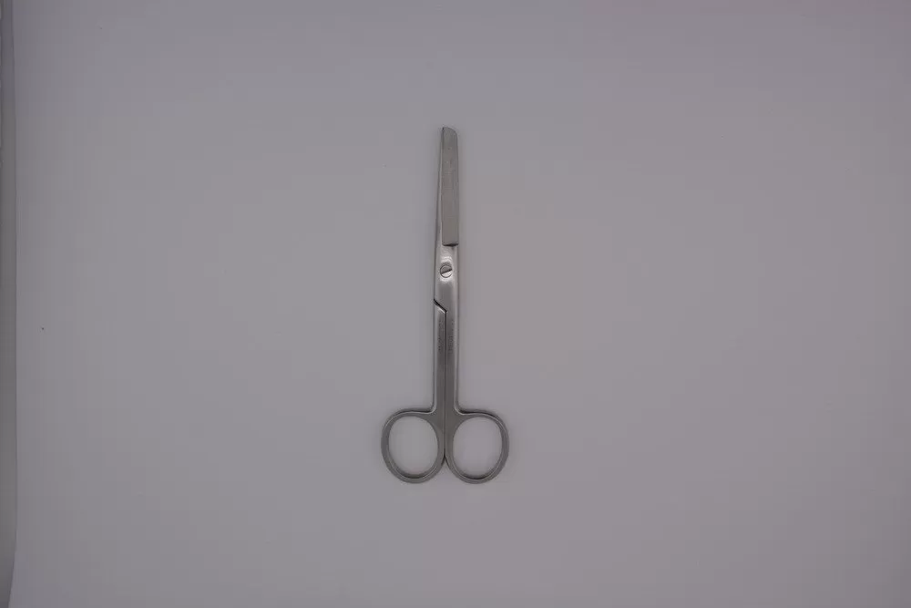 Standard sebészeti olló hegyes/tompa, egyenes 14 cm