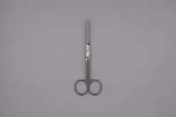 Standard sebészeti olló hegyes/tompa, hajlított 14,5 cm
