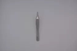 Micro Adson csipesz, 1x2 fogú, egyenes 12 cm, csúcs 1,0 mm
