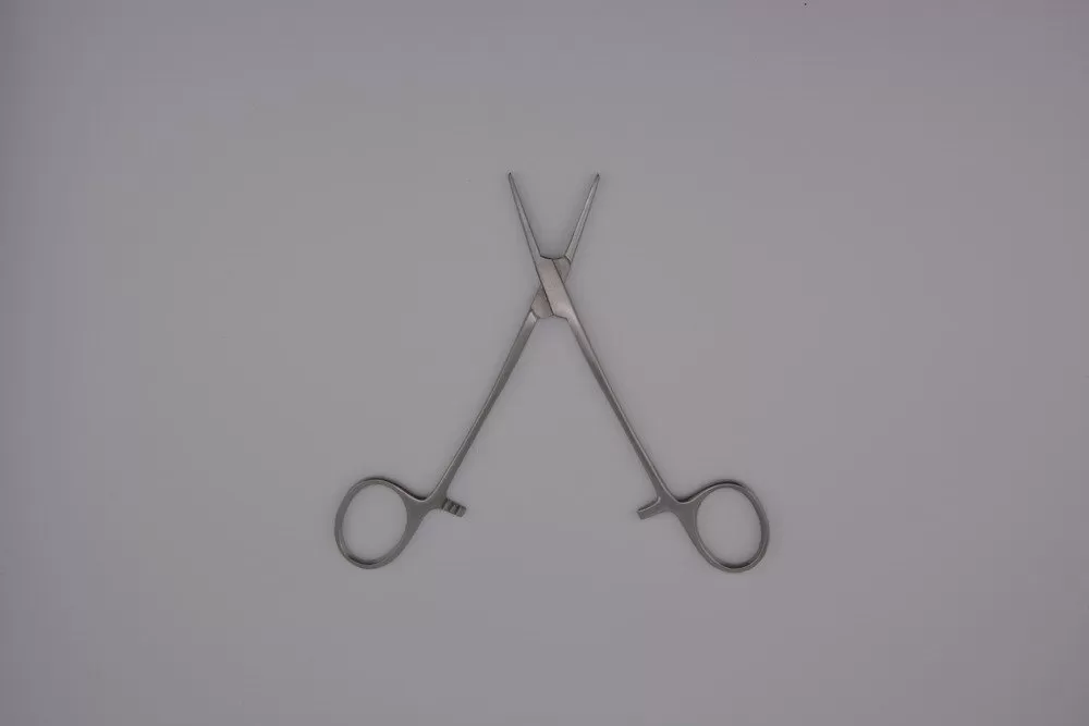 Halsted mosquito fogó, egyenes 14 cm
