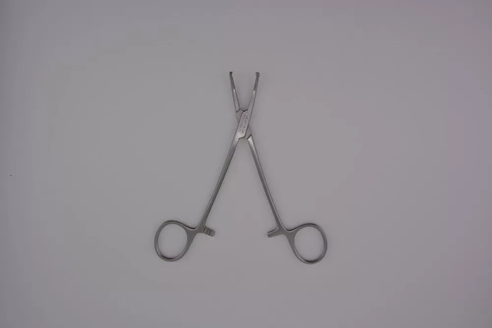 Crile delicate érfogó, 1x2 fogú, hajlított 14 cm