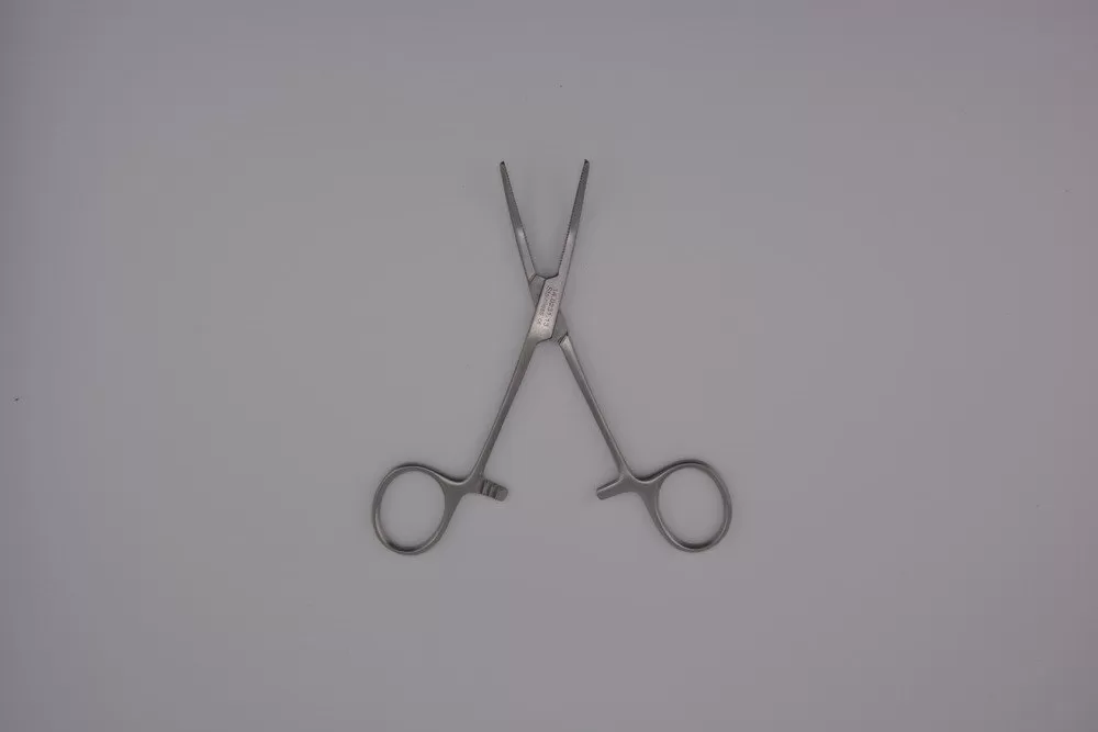 Pean delicate fogó, hajlított 13 cm