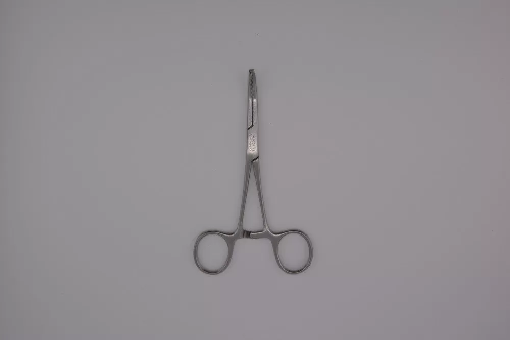 Kocher Delicate fogó, érfogó 1x2 fog, hajlított 13 cm