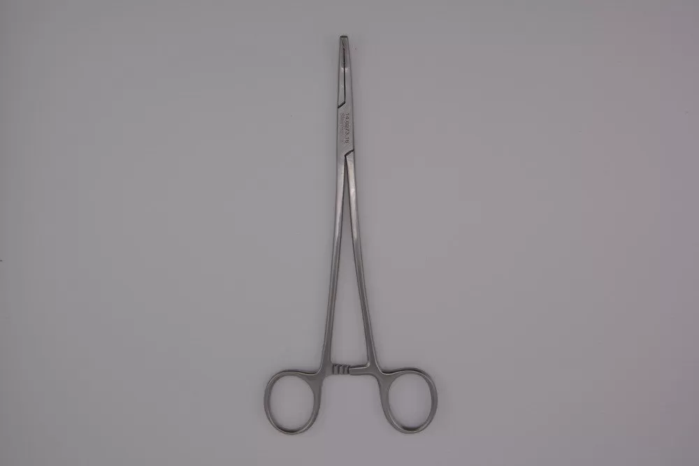 Adson Kocher fogó, 1x2 fogú, hajlított 18,5 cm