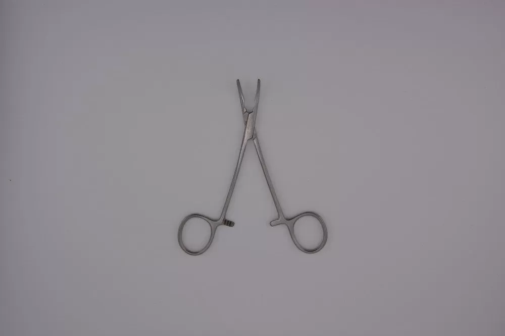 Moquito atrauma érfogó, hajlított 12 cm
