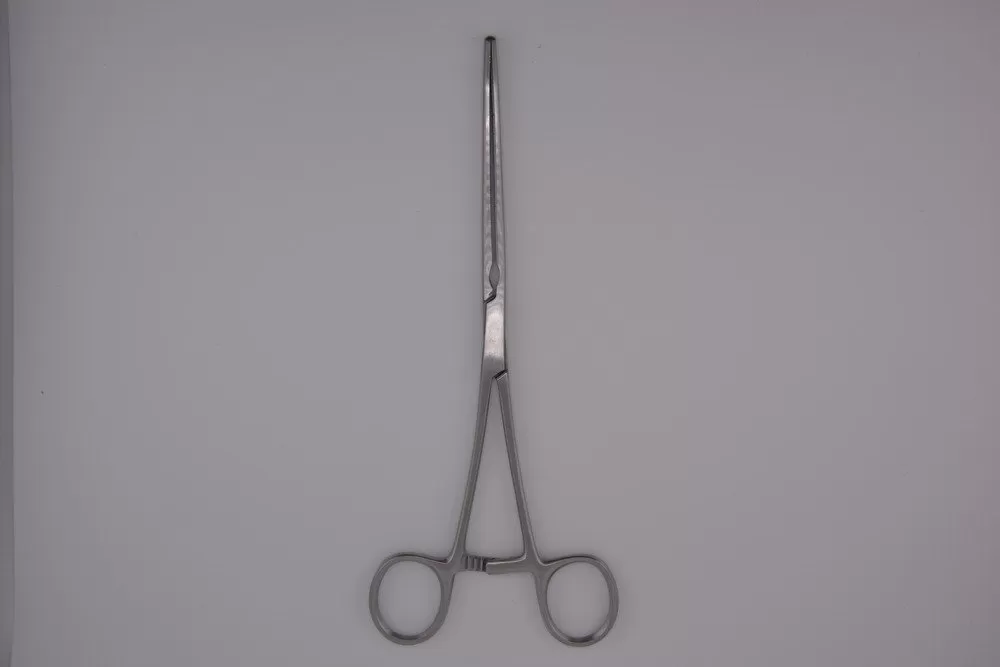Kocher atrauma fogó 22 cm