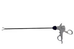 Egyszerhasználatos Laparoszkópos Babcock fogó, monopoláris csatlakozóval, racsnis markolattal 5 mm x 330 mm